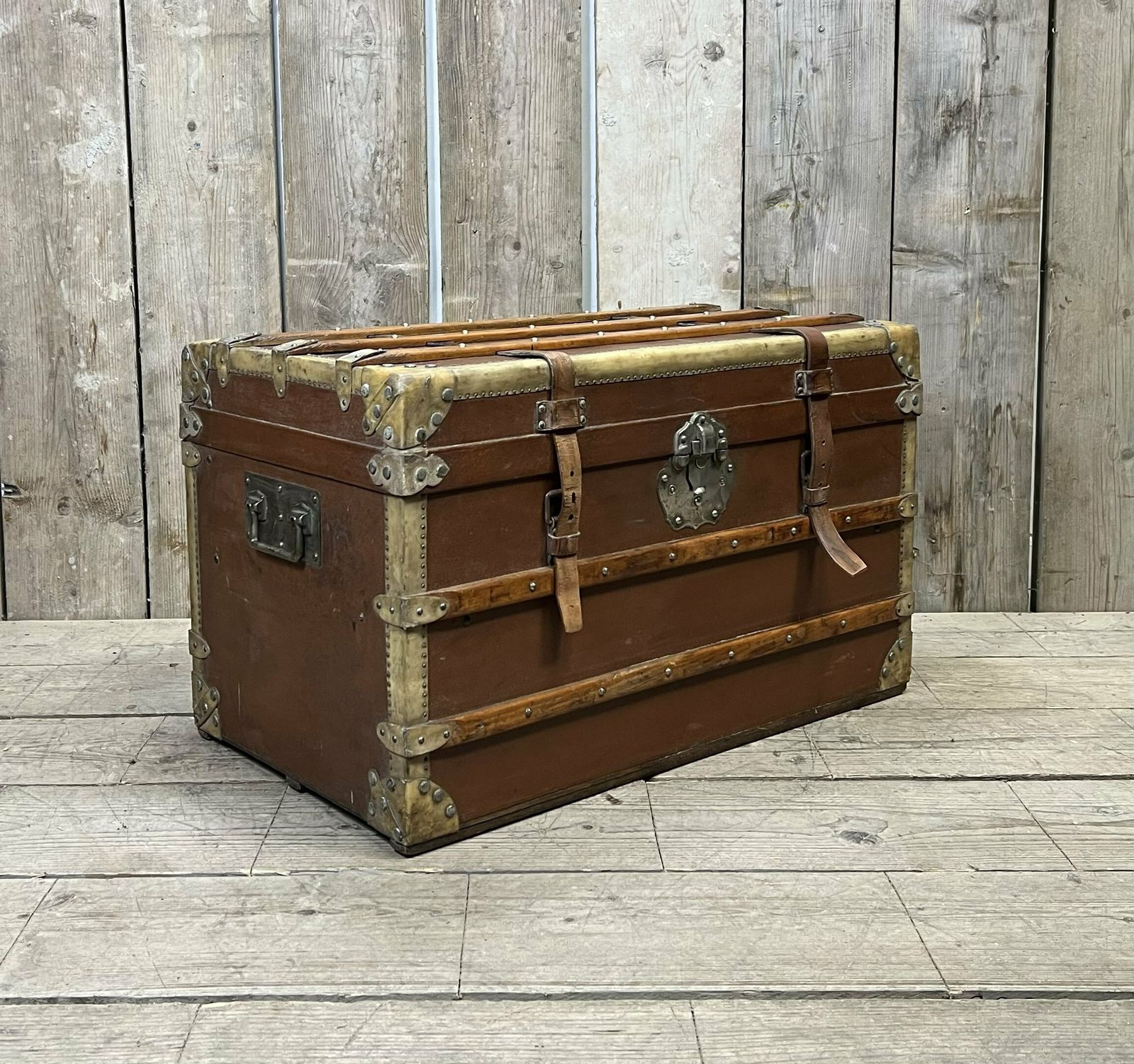 Amazing French Luxury Travel Trunk Coffee Table Bed End Table 2 Trays Cast Fittings photo furniture