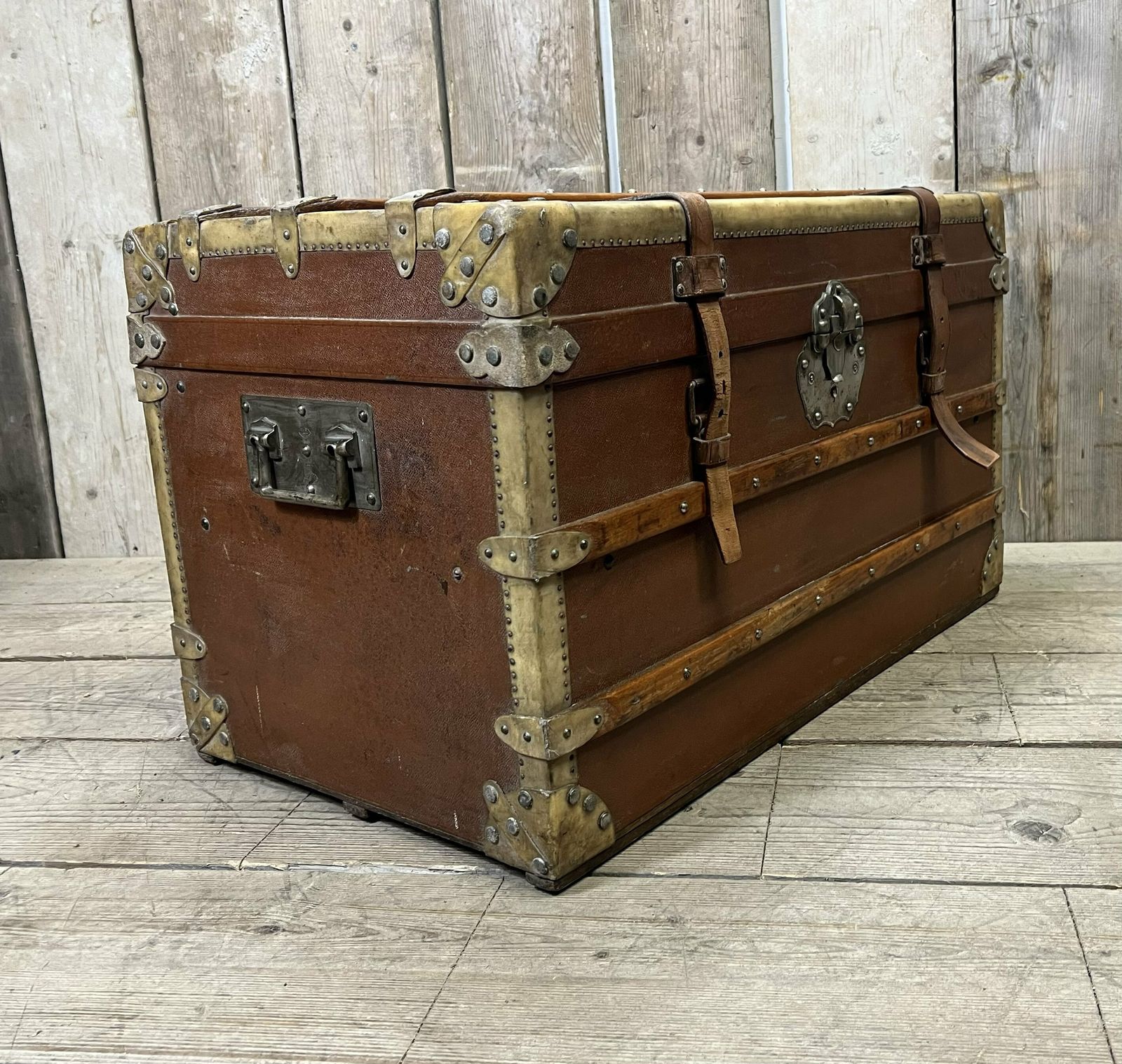 Amazing French Luxury Travel Trunk Coffee Table Bed End Table 2 Trays Cast Fittings photo Furniture