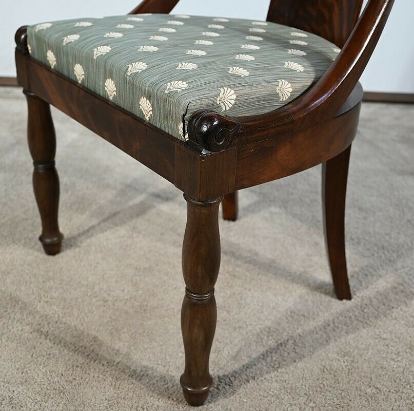 photo buy Suite Of 4 Gondola Chairs In Cuban Mahogany, Restoration Period – Early 19th Century