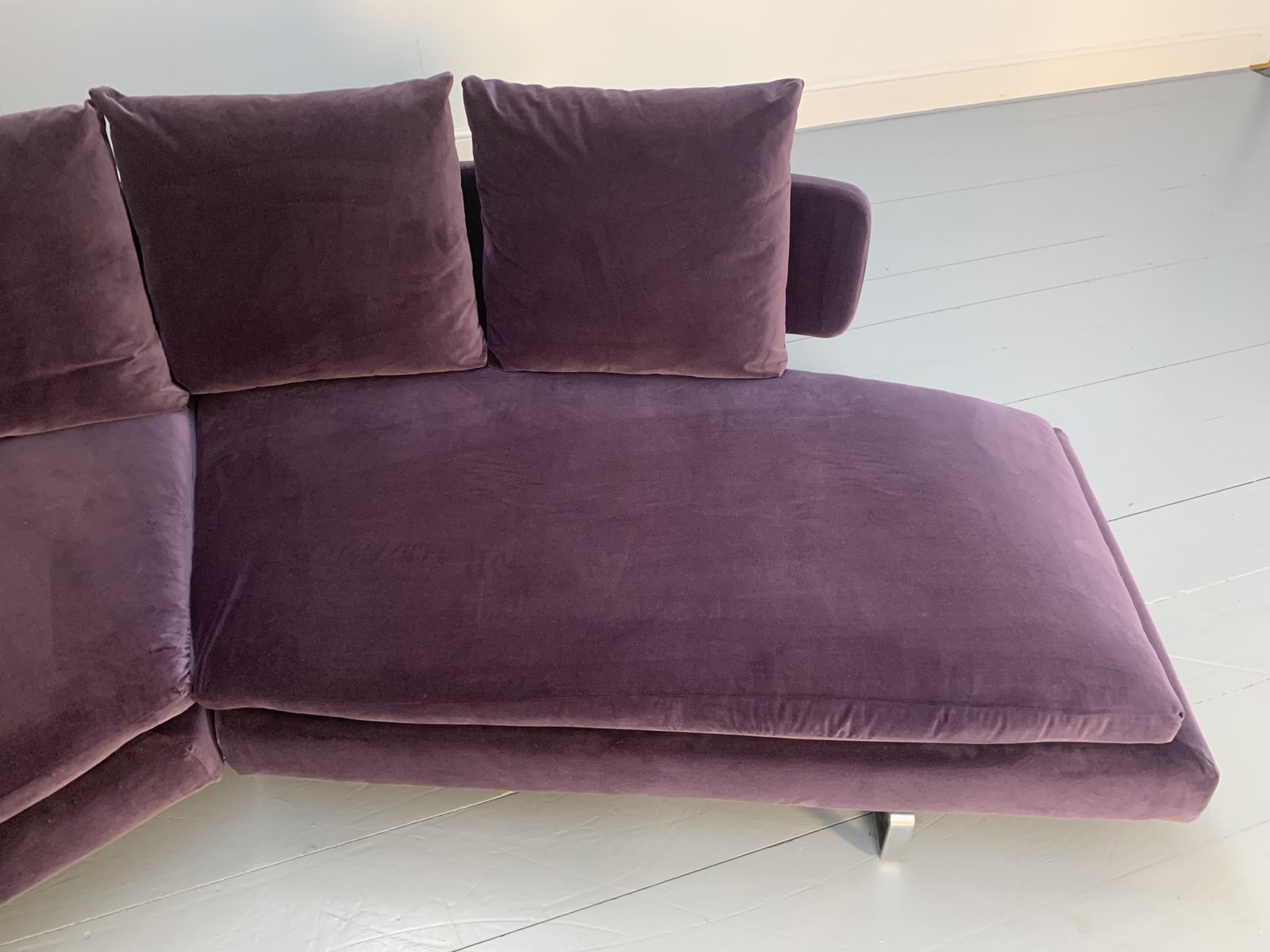 B&B Italia “Arne A252c 1” 4 Seat Curved Sofa – In Purple Velvet photo buy