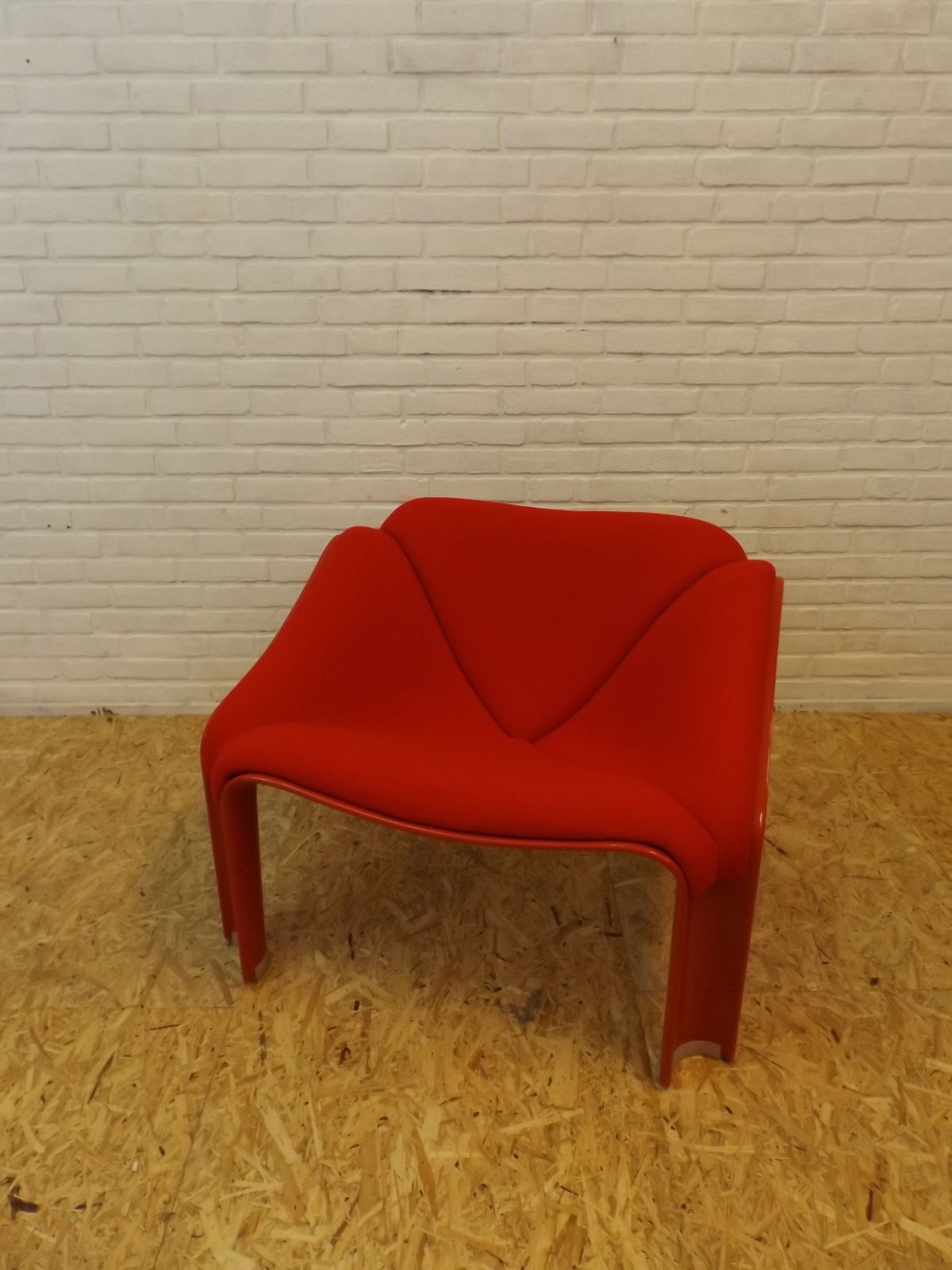 Artifort 300 Lounge Chair Pierre Paulin