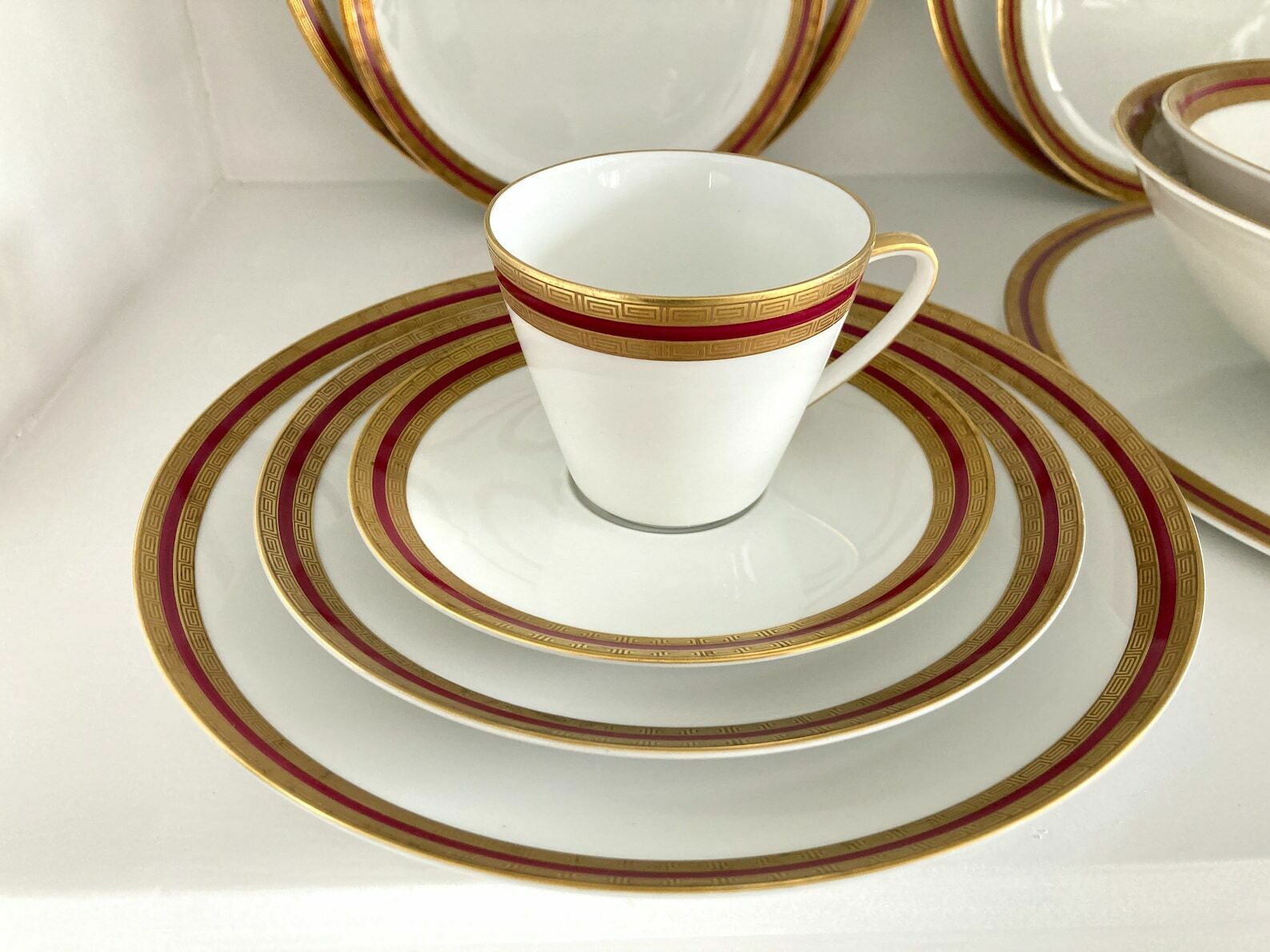 Wit Porseleinen Servies | Dinerborden | Incl. Koffieservies Voor 12 Personen | Terrine | 57 Stuks Totaal photo Woonaccessoires