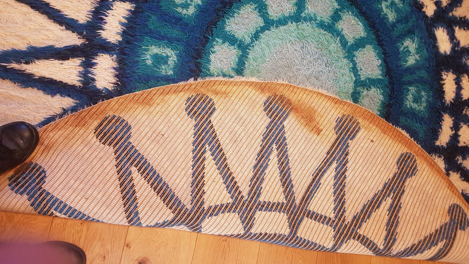 Rya Vintage Scandinavian Starburst Oval Rug photo furniture