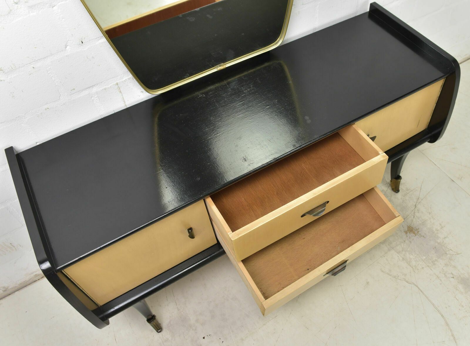 Retro! Rockabilly Bedroom Ensemble Mirror Chest Of Drawers And Bedside Tables Black photo vinterior
