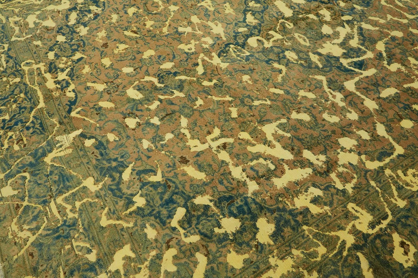 photo furniture Handmade Yellow Overdyed Large Area Rug 370 Cm X 276 Cm