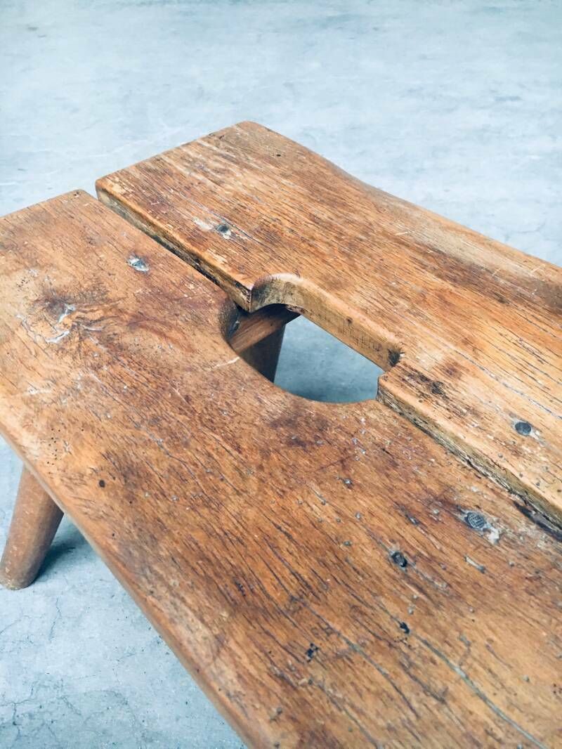photo vintage Ambachtelijk Handgemaakt Volkskunst Melkkrukje, Eind 19e Eeuw