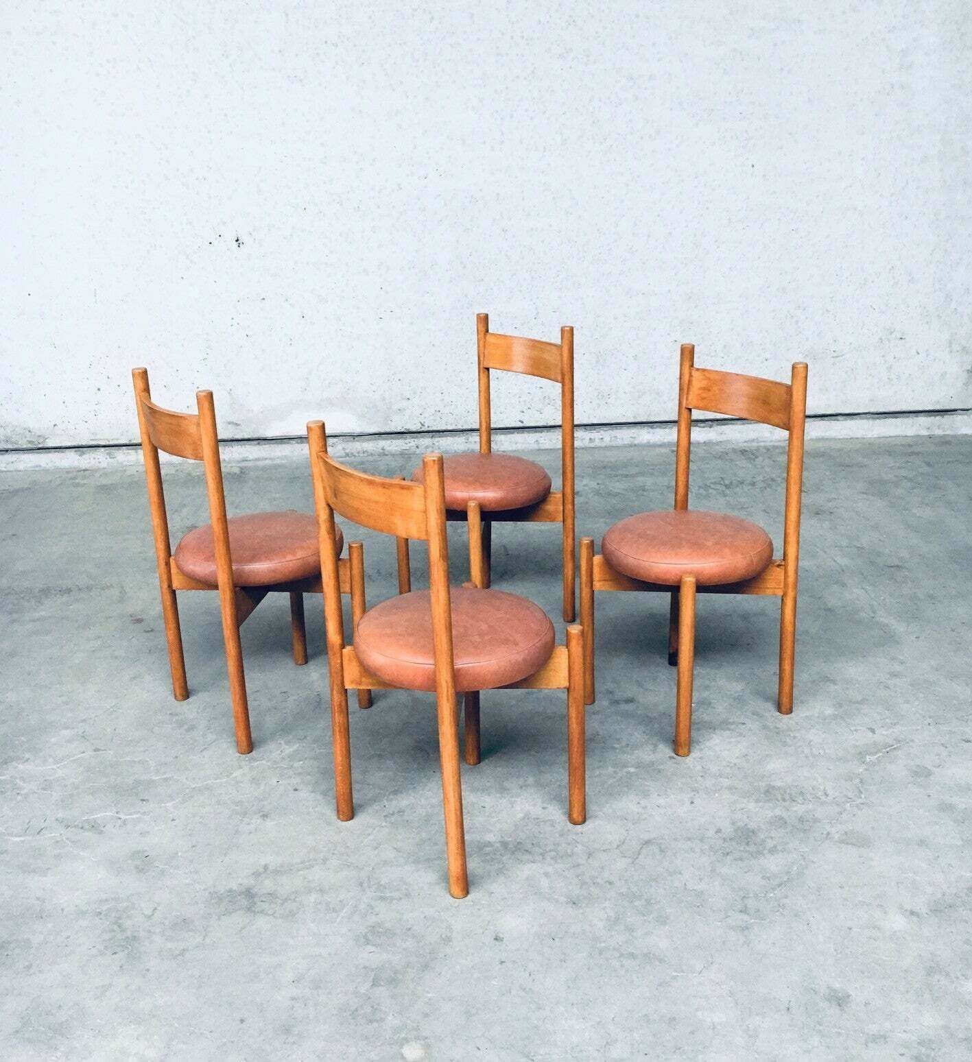 photo for sale Mid Century Modern Design Eetkamerstoelen In De Stijl Van Charlotte Perriand, Frankrijk, Ca. Jaren 1960