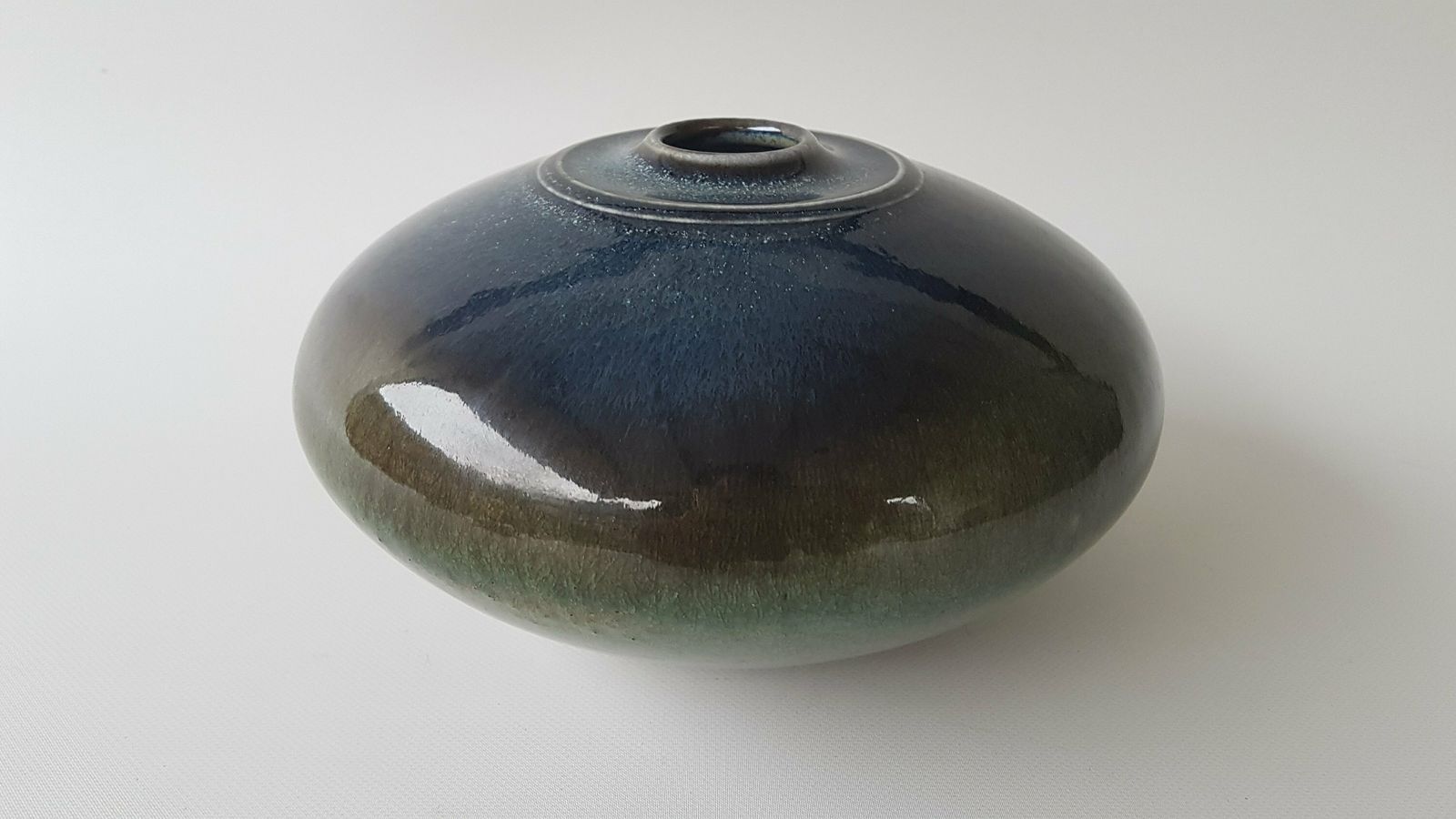 Ernst Stauber Ufo Shaped Vase With A Crystal Salt Glaze
