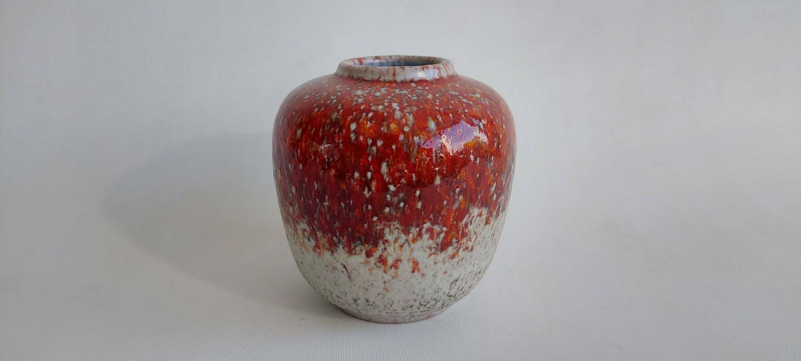 Red Karlsruhe Majolika Vase Designed By Friedgard Glatzle In 1978