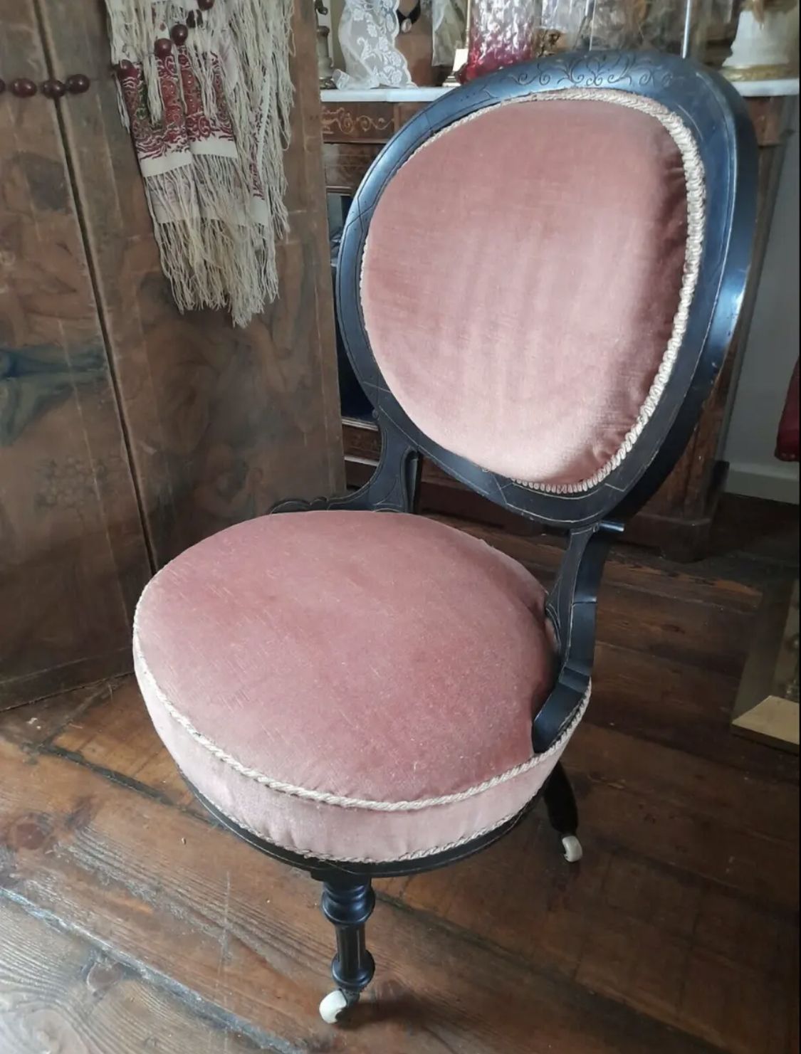 Furniture Victorian Pink Velvet Boudoir Dressing Table Balloon Chair Japanned photo