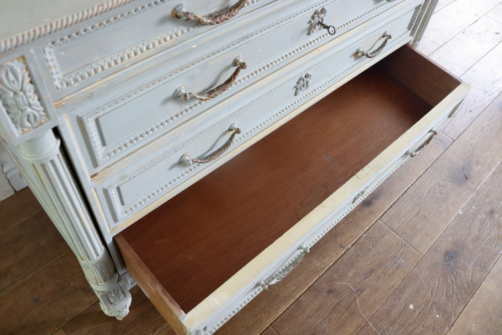 photo furniture Beautiful French Antique Aged Chest Of Drawers