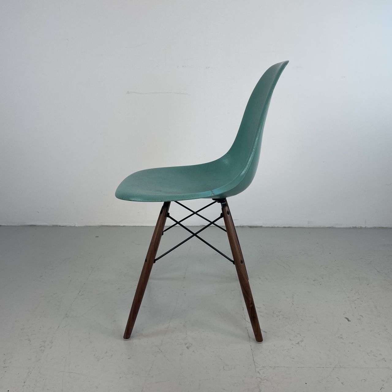 Eames Herman Miller Dsw Side Chair In Turquoise Blue photo for sale