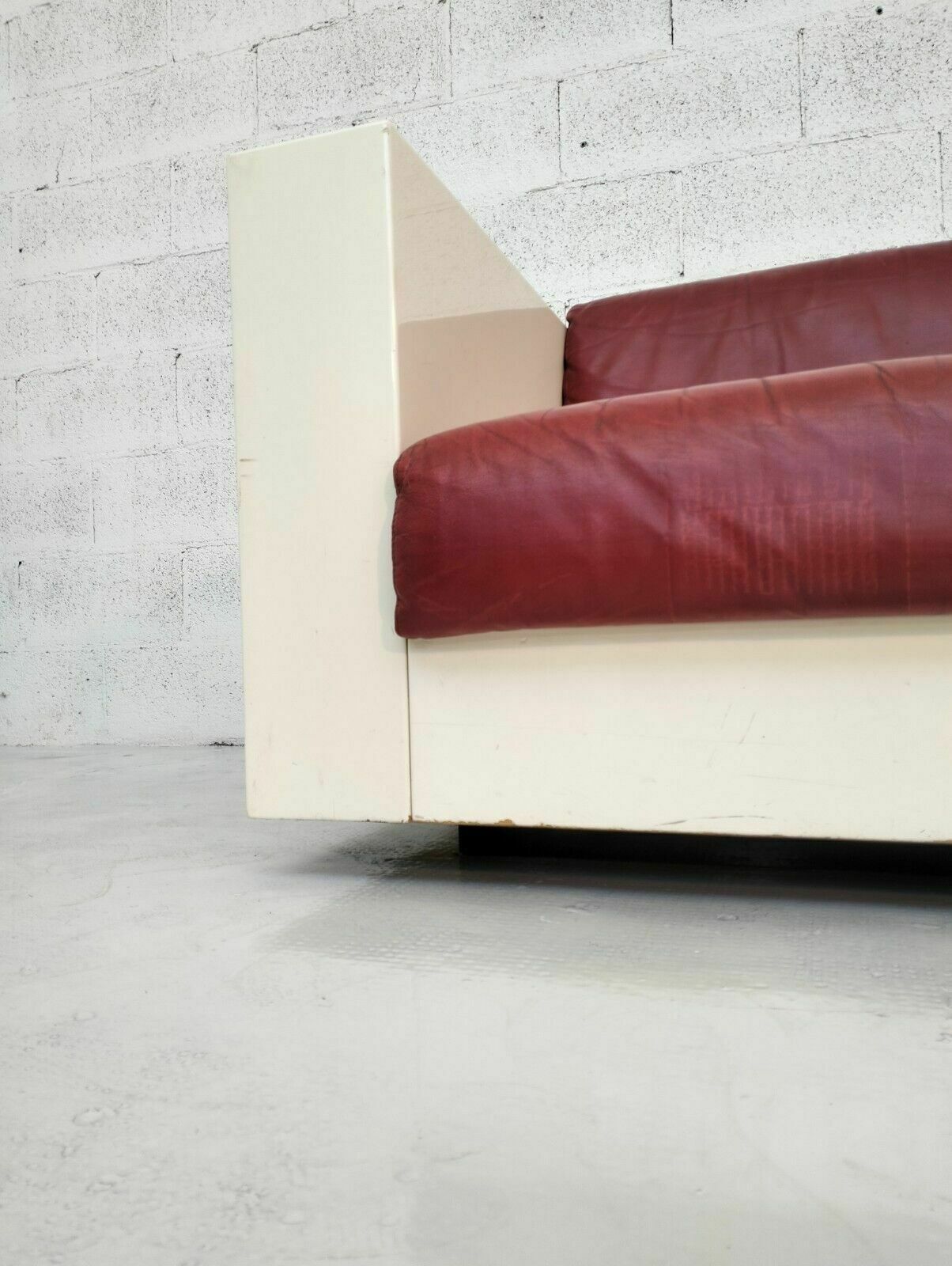 White Saratoga Sofa By Massimo And Lella Vignelli For Poltronova 60s, 70s photo for sale