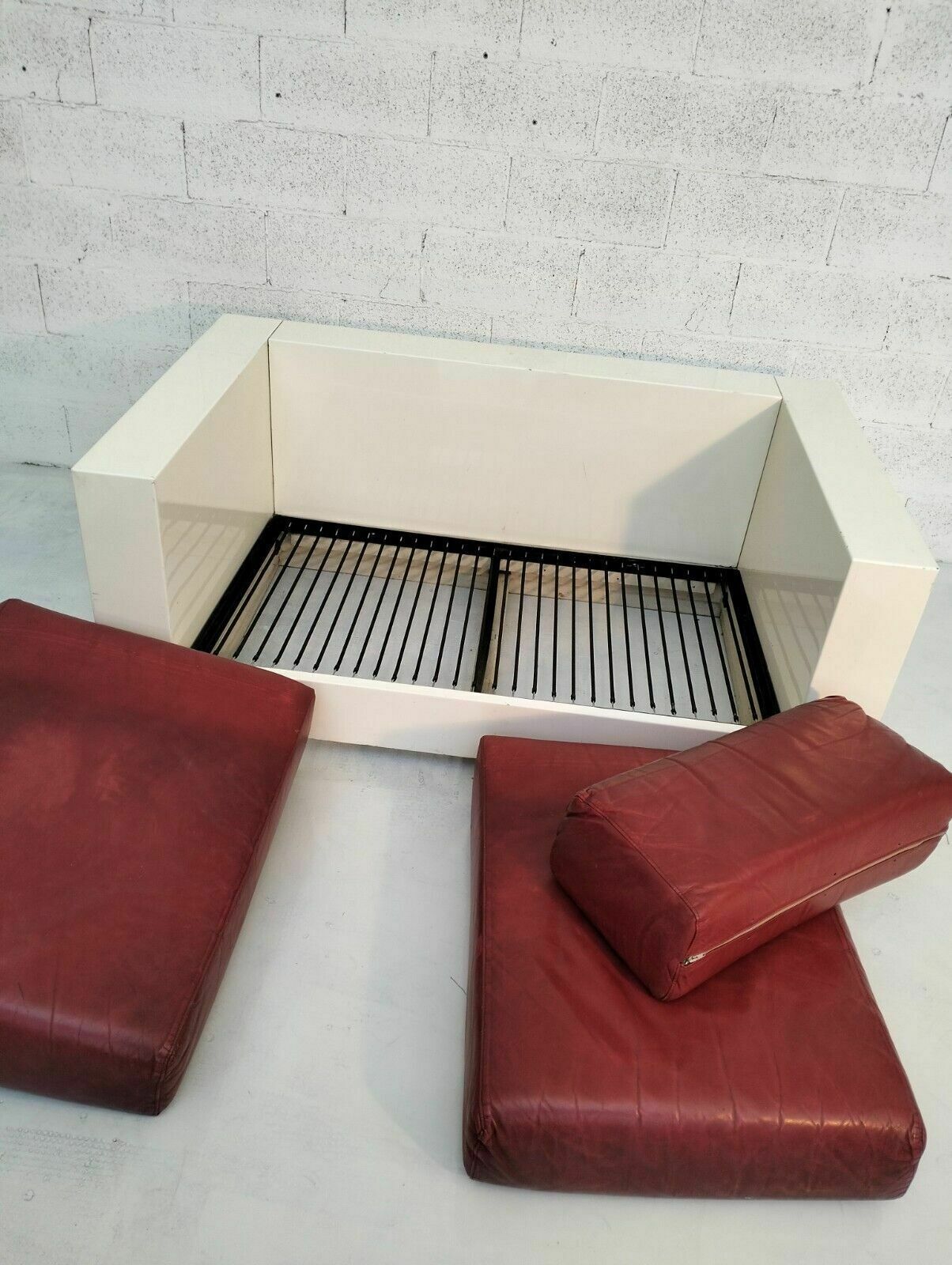 2806.0 White Saratoga Sofa By Massimo And Lella Vignelli For Poltronova 60s, 70s photo