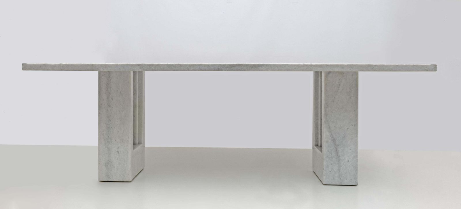 'Delfi' Marble Dining Table By Marcel Breuer And Carlo Scarpa For Gavina, Italy photo for sale