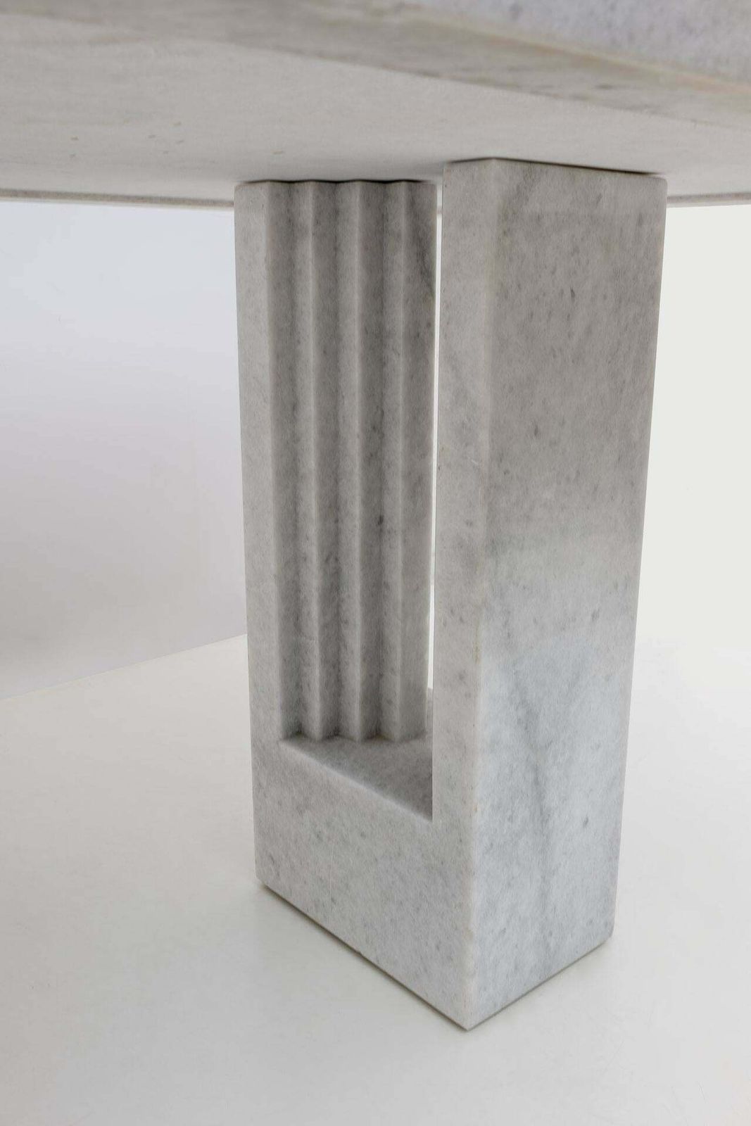 photo for sale 'Delfi' Marble Dining Table By Marcel Breuer And Carlo Scarpa For Gavina, Italy