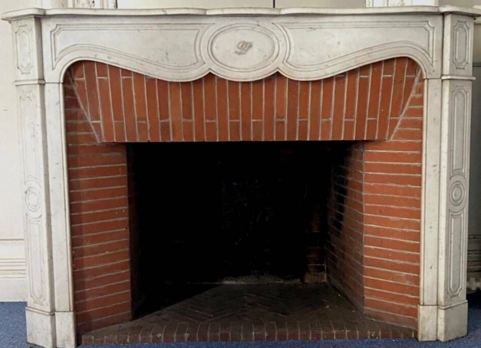 3144.5031750000003 Louis XV Style Fireplace Model Pompadour White Carrara Marble 20th Century photo