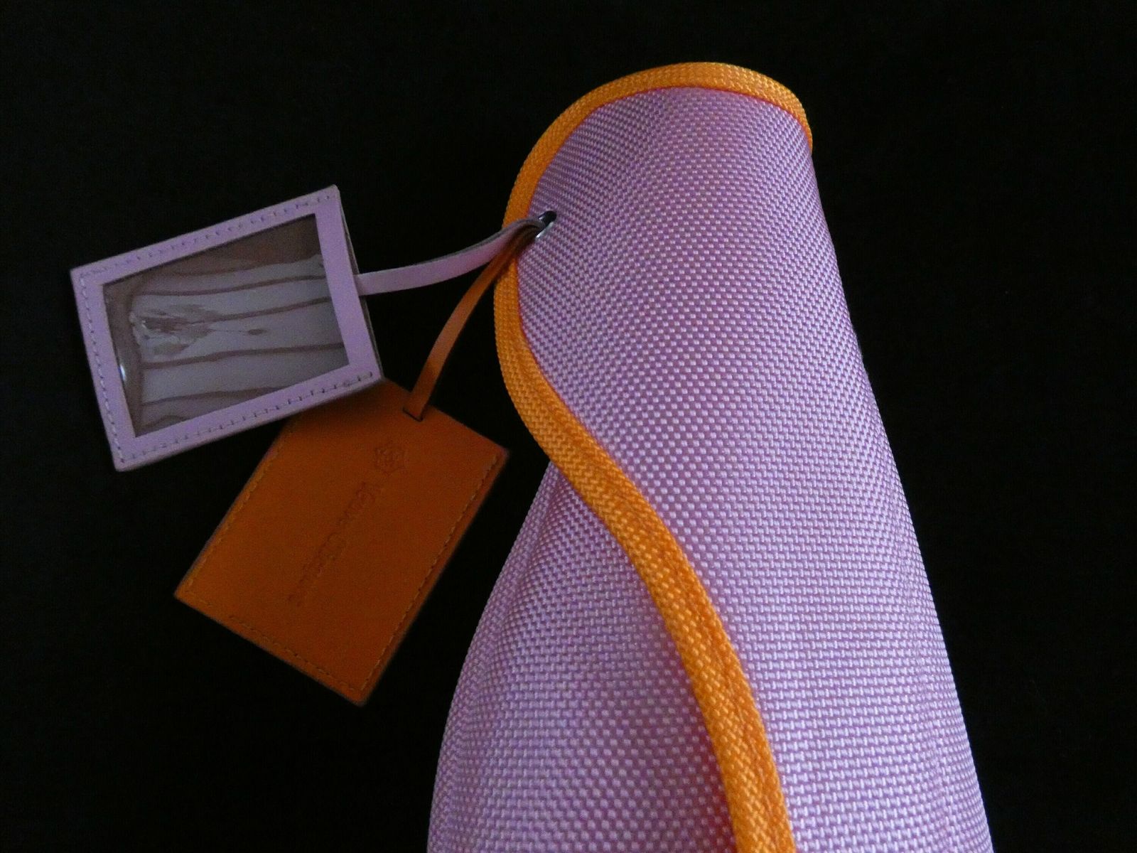 Veuve Clicquot Ponsardin Pink Ice Jacket, Flessenkoker, Vcp Reiskoffer, Tas Met Flessenhouder En Roze Koeler photo vinterior