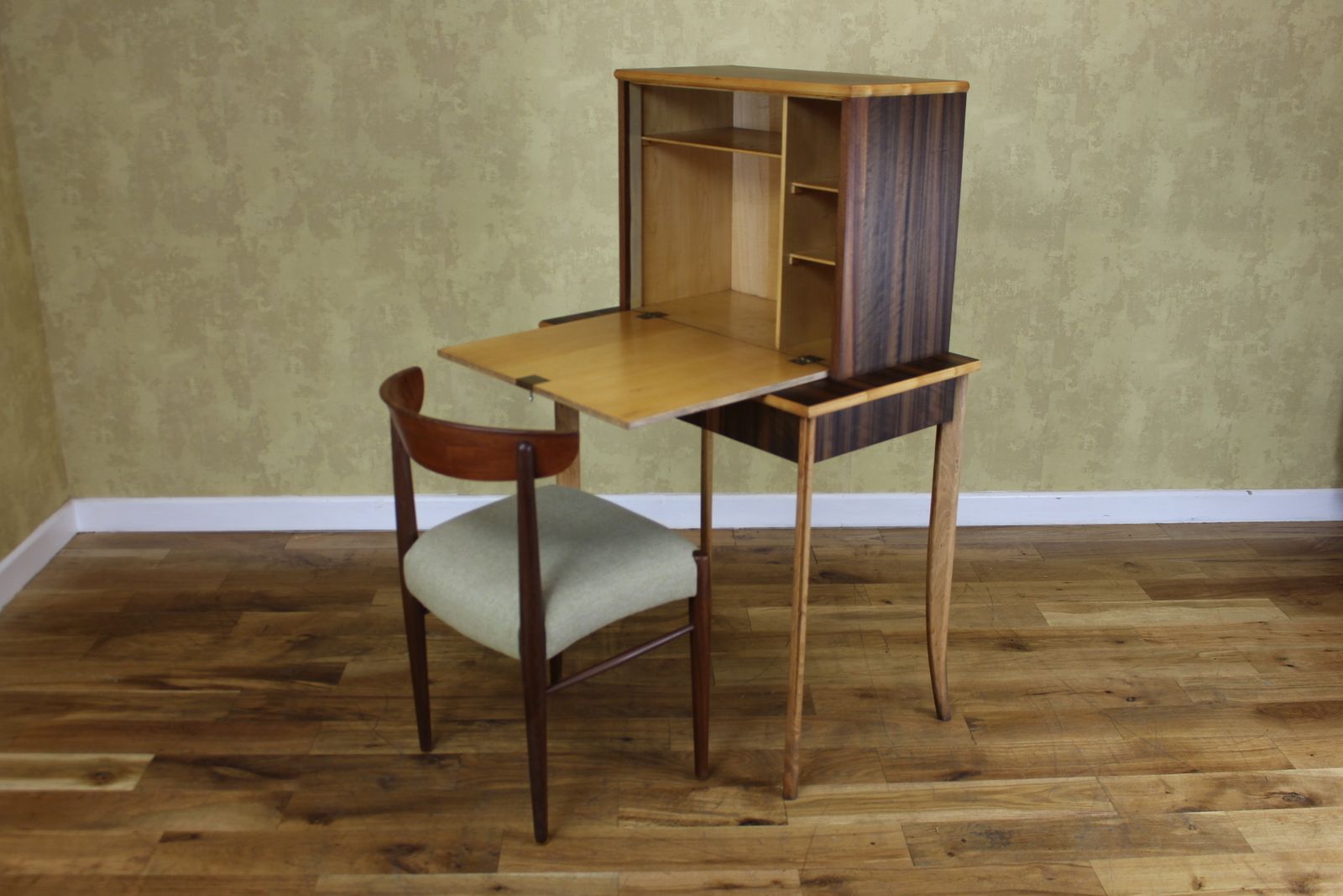 Stylish Mid 1950’s American Walnut Cabinet Manner Of Morris Of Glasgow photo vinterior