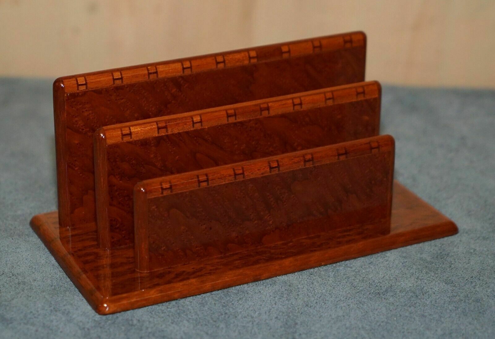 photo furniture Hermes Paris Burr & Burl Walnut & Amboyna Desk Stationery Set Pad Holder Pen Pot