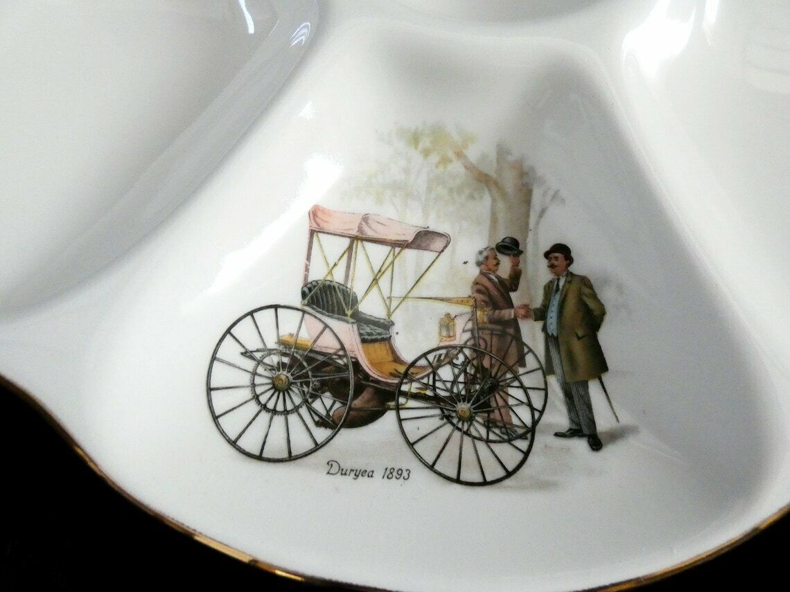 2 Rare Gien Oyster Plates, White French Oyster Plate Decor Retro Car, Majolica Pottery, Barbotine Oyster Platter, France 60s photo vinterior