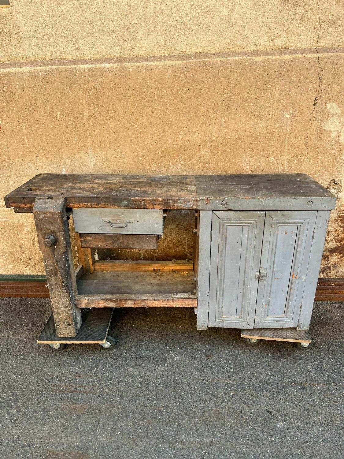 Established photo furniture