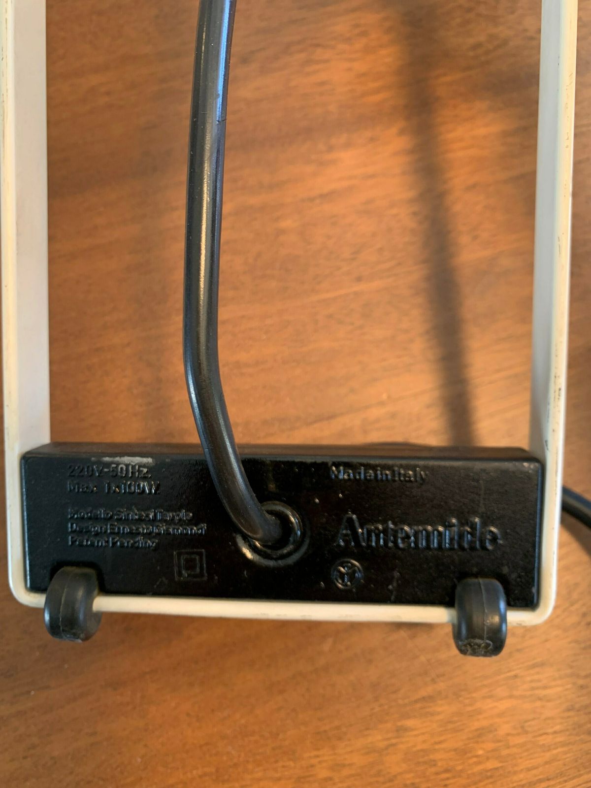 photo furniture Modellamp "Sintesi" Tavolo van Ernesto Gismondi voor Artemide / Italië jaren 70