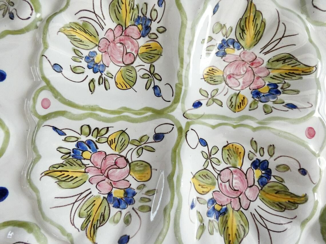 Zeldzame Grote Moustiers Martres Tolosane Oesterplaat Met Bloemendecor, Antiek Majolica Oesterschotel, M Tolosane Aardewerk, Frankrijk Jaren 1940 photo vinterior
