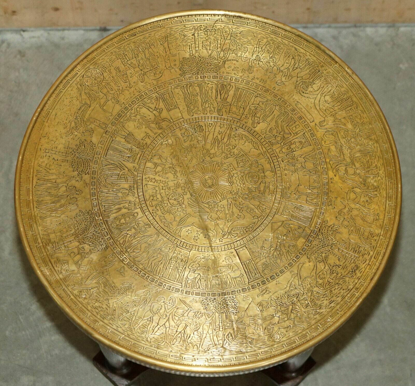 photo vinterior Lovely Antique Circa 1900 Egyptian Brass Engraved Top Occasional Centre Table