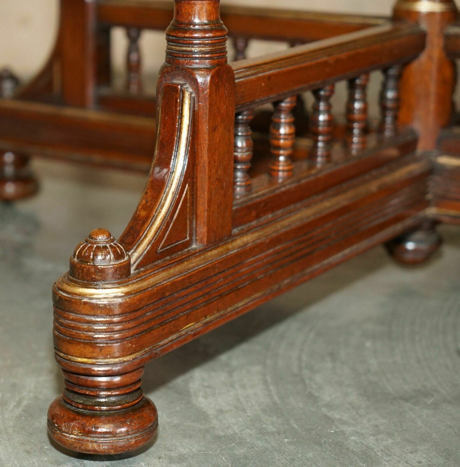 photo vinterior Gillows Of Lancaster Aesthetic Movement Amboyna Burr Walnut Occasional Table