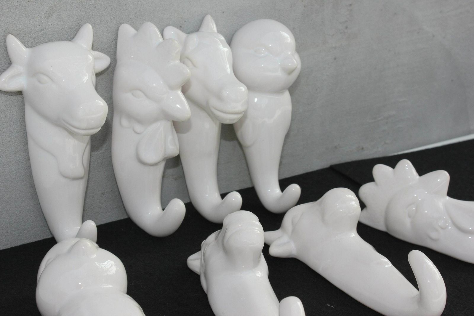 Set Farm Porcelain Hangers Wall Towel Hooks, White Hen, Horse, Chicken And Cow Heads Kitchen Or Bathroom Hangers photo vintage