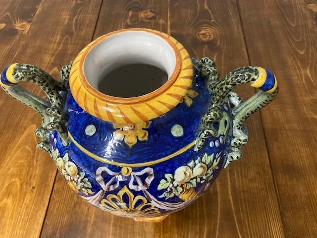 810.16 Antique Trilobed Majolica Vase Ginori 1860 With Festoons. Blue Signature. Very Good Condition photo