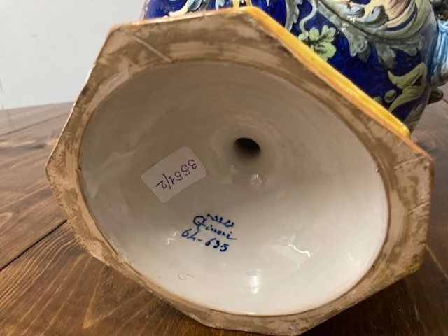 photo vinterior Antique Trilobed Majolica Vase Ginori 1860 With Festoons. Blue Signature. Very Good Condition