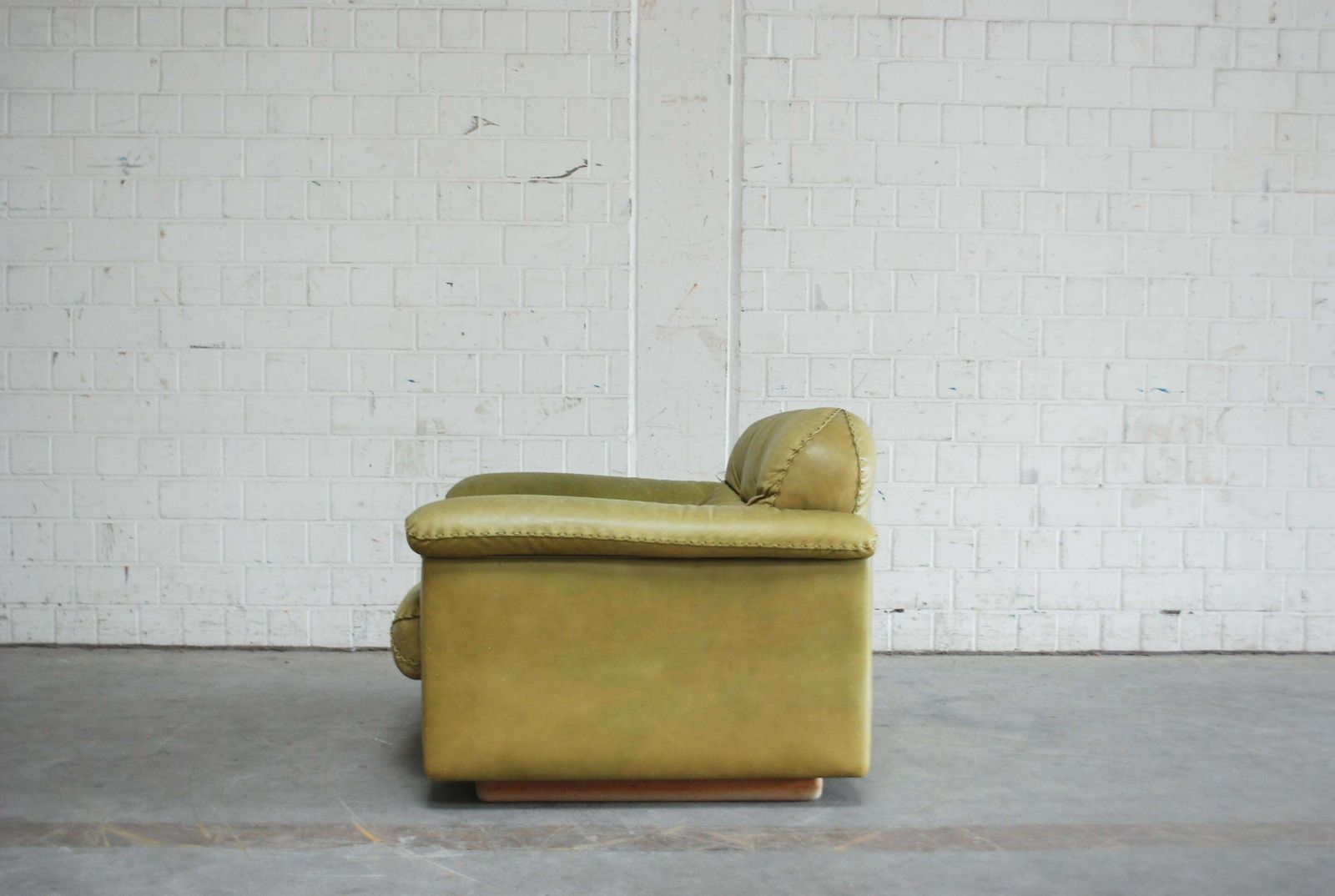 De Sede James Bond Leather Lounge Chair Ds 101 Olive Green photo buy