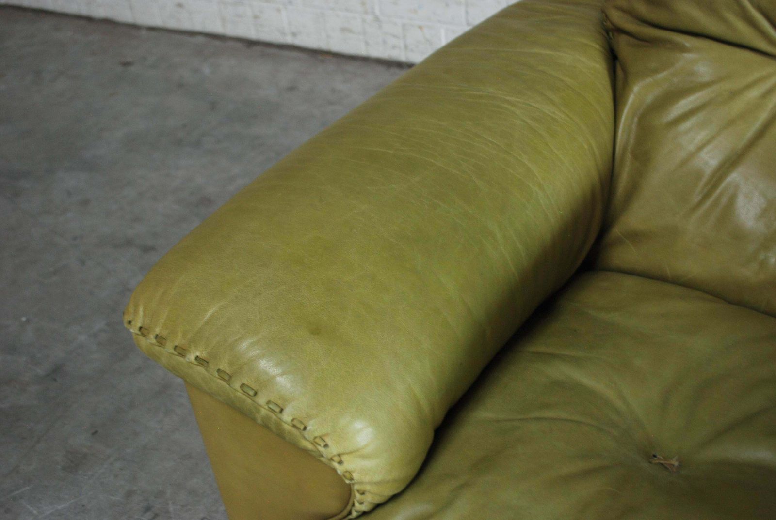 photo for sale De Sede James Bond Leather Lounge Chair Ds 101 Olive Green