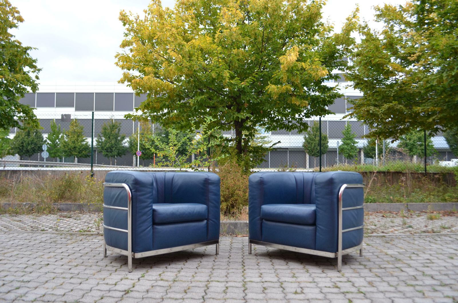 photo buy Zanotta Onda Ensemble Lounge Set Sofa & 2 Armchair Blue Leather