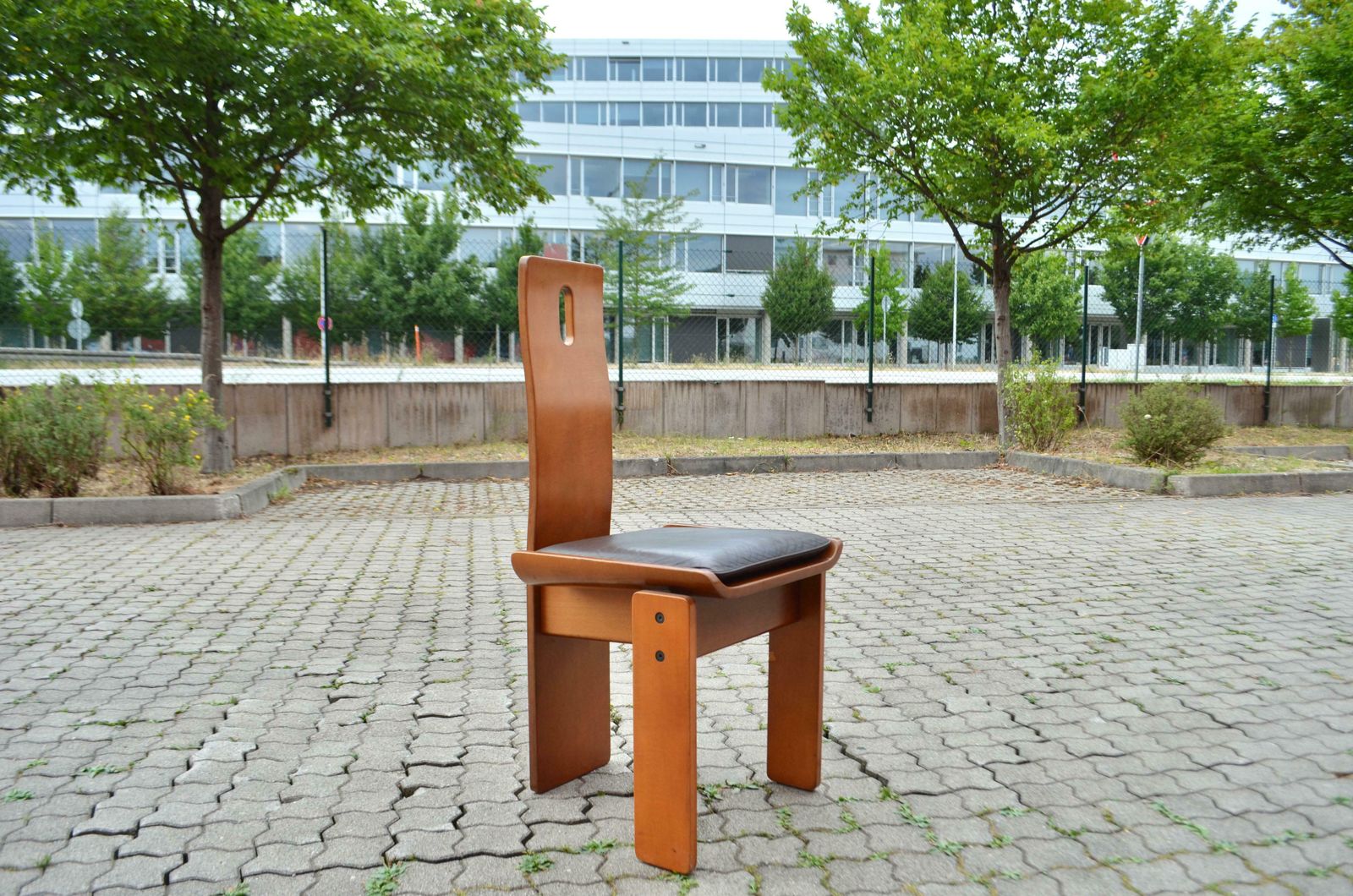 Edoardo Landi Model Diago Brutalist Tripod Purist Dining Chair Nikol photo vintage