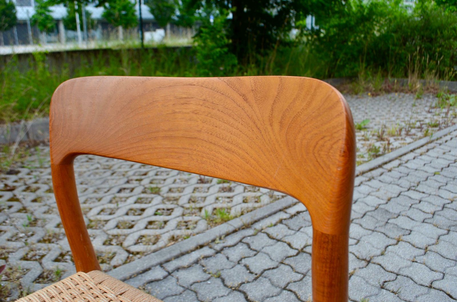 photo furniture Niels Møller Modell 75 Danish Teak Dining Papercord Chair For J.L. Møllers