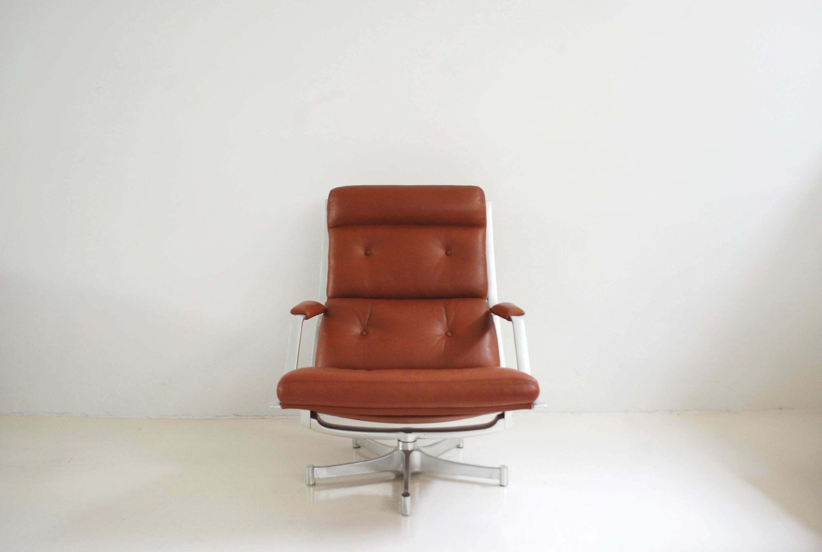 Kill International Fk 85 Lounge Chair Red Cognac By Kastholm & Fabricius photo for sale