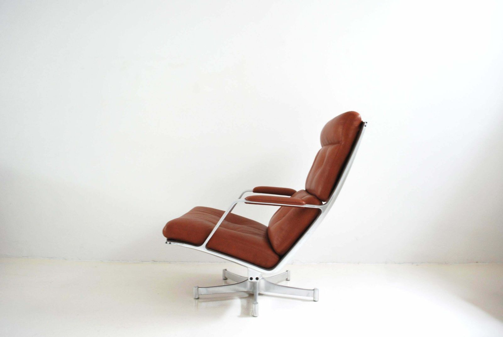 Kill International Fk 85 Lounge Chair Red Cognac By Kastholm & Fabricius photo buy
