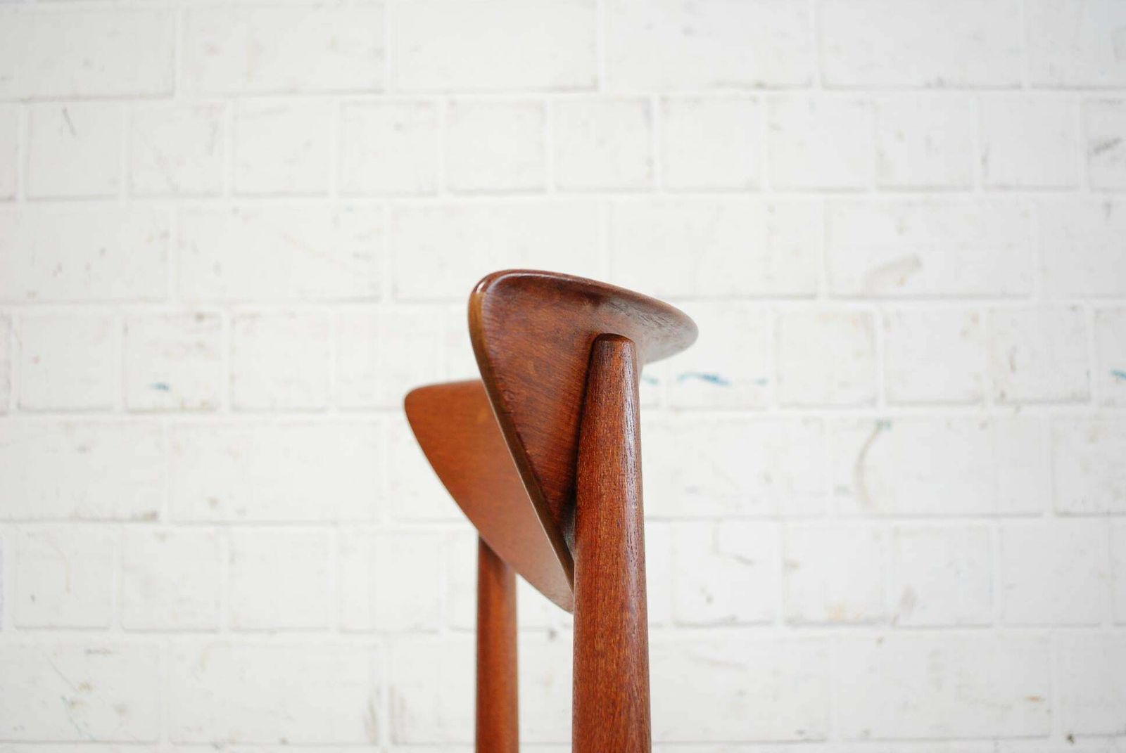 photo furniture Peter Hvidt And Orla Mølgaard Nielsen 8 Teak Dining Chairs Model 316 For Soborg