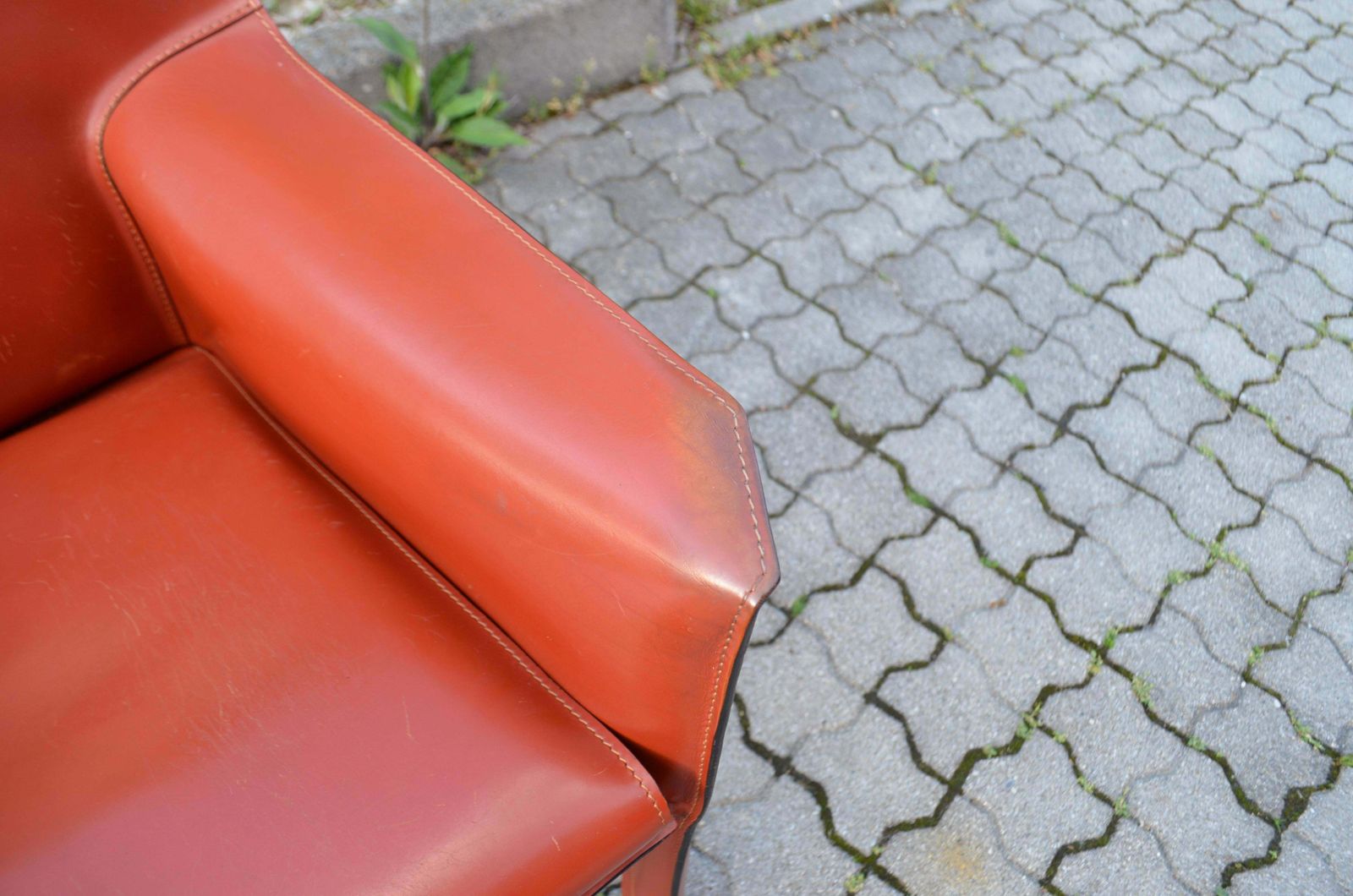 Cassina Taxi 414 Leather Lounge Chair Armchair China Red / Ox Red photo buy