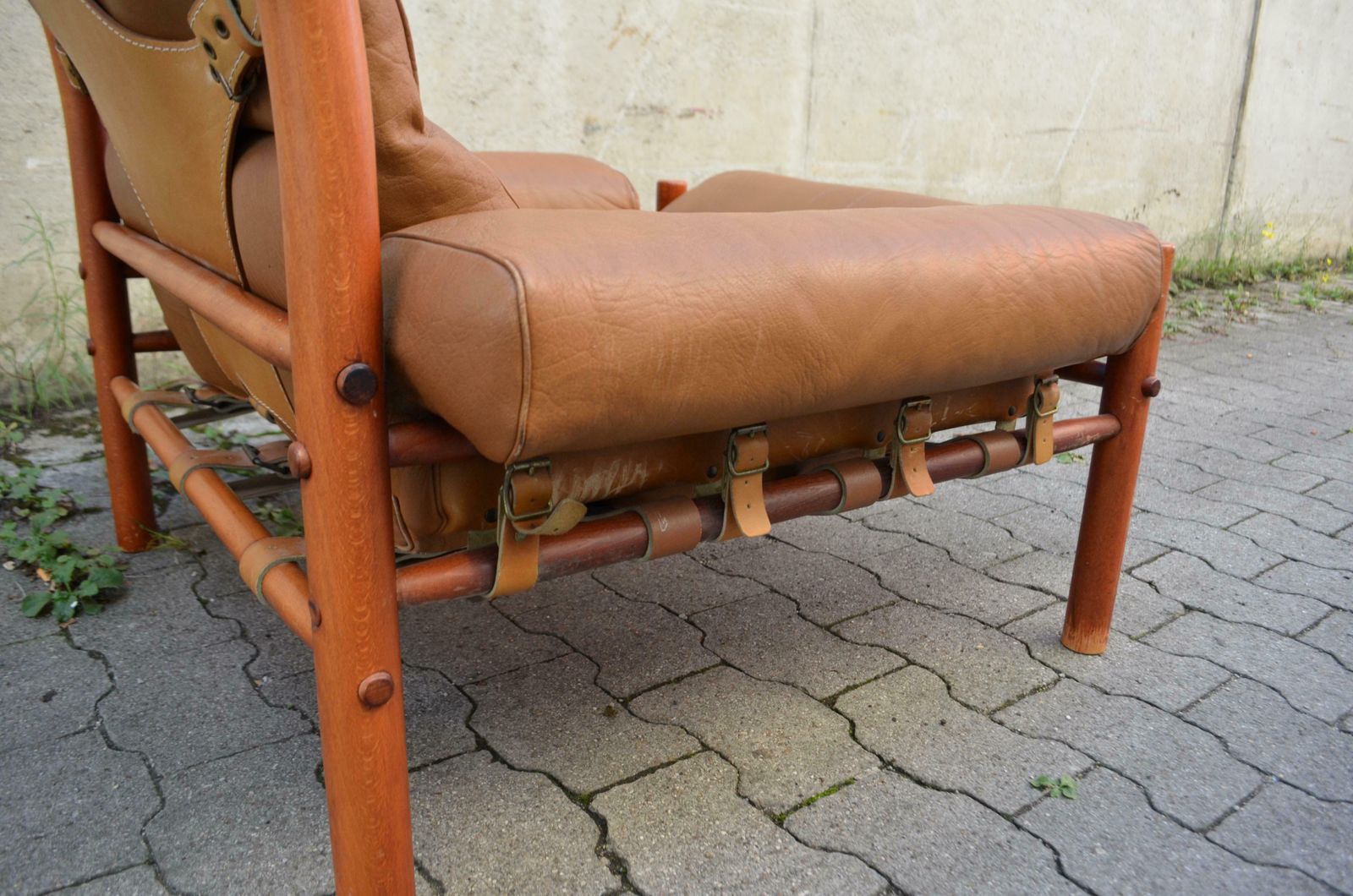 6353.0 Arne Norell Model Inca Caramel Leather Lounge Chair photo