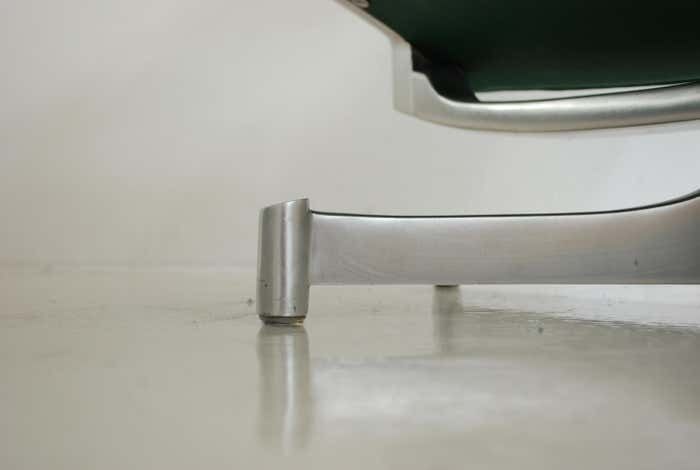9551.0 Kill International Fk 85 Lounge Chair Green By Kastholm & Fabricius Kelly Green photo