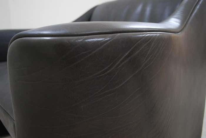 photo vintage Matteo Grassi Esquire Neck Leather Armchair By Luigi Massoni & Giorgio Cazzaniga
