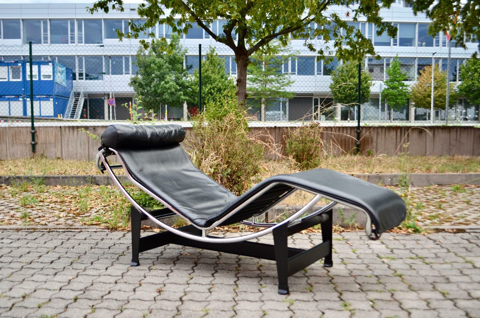photo vinterior Le Corbusier Lc4 Black Leather Chaise Chaiselongue By Cassina