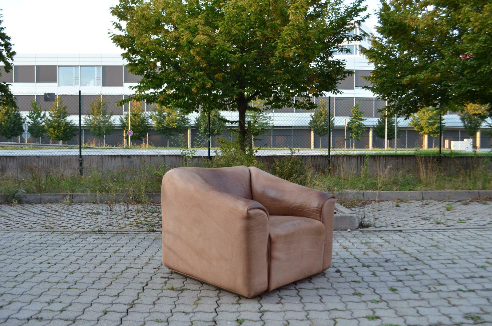 De Sede Ds 47 Neck Leather Armchair Brown photo for sale