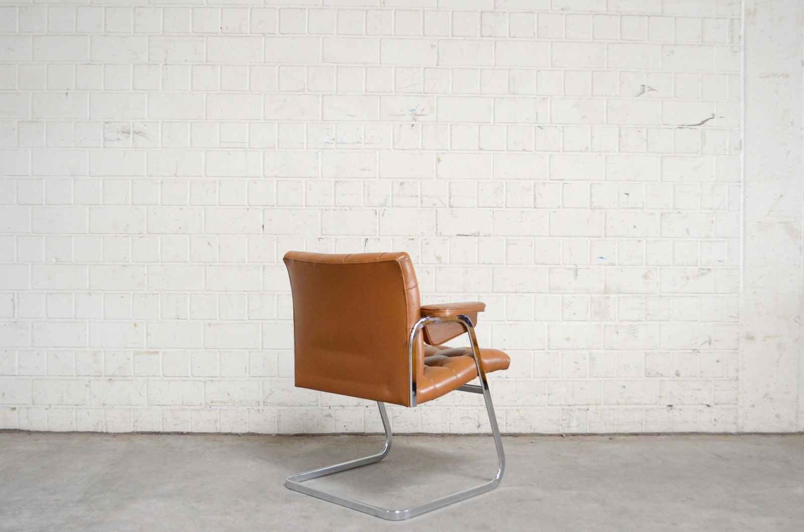 photo vintage Robert Haussmann De Sede Rh 305/ 304 Unesco Softpad Chair Cognac