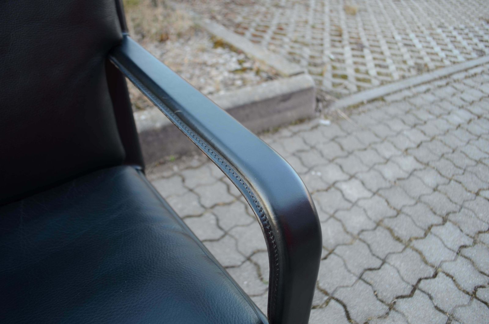 1000.0 Matteo Grassi Black Saddle Leather Chair Armchair Golfo Dei Poti photo