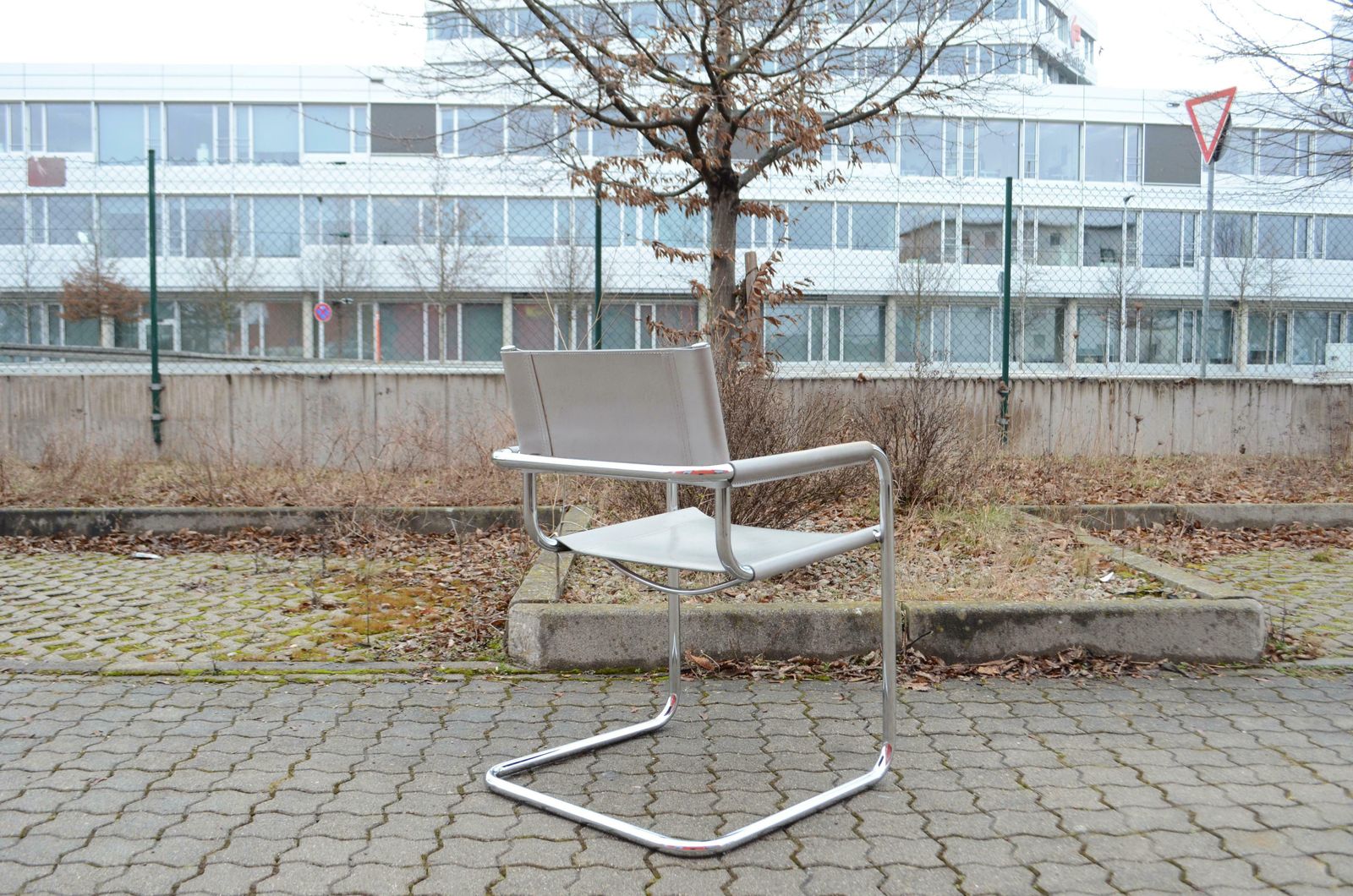 Furniture Vintage Italy Light Grey Leather Dining Chairs Armchairs Cantilever Set Of 4 photo